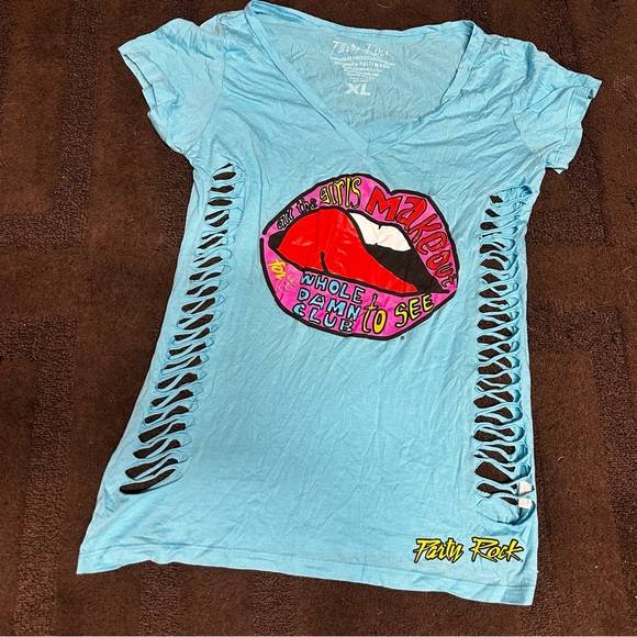 Lmfao girls makeout ripped shirt - Picture 1 of 3